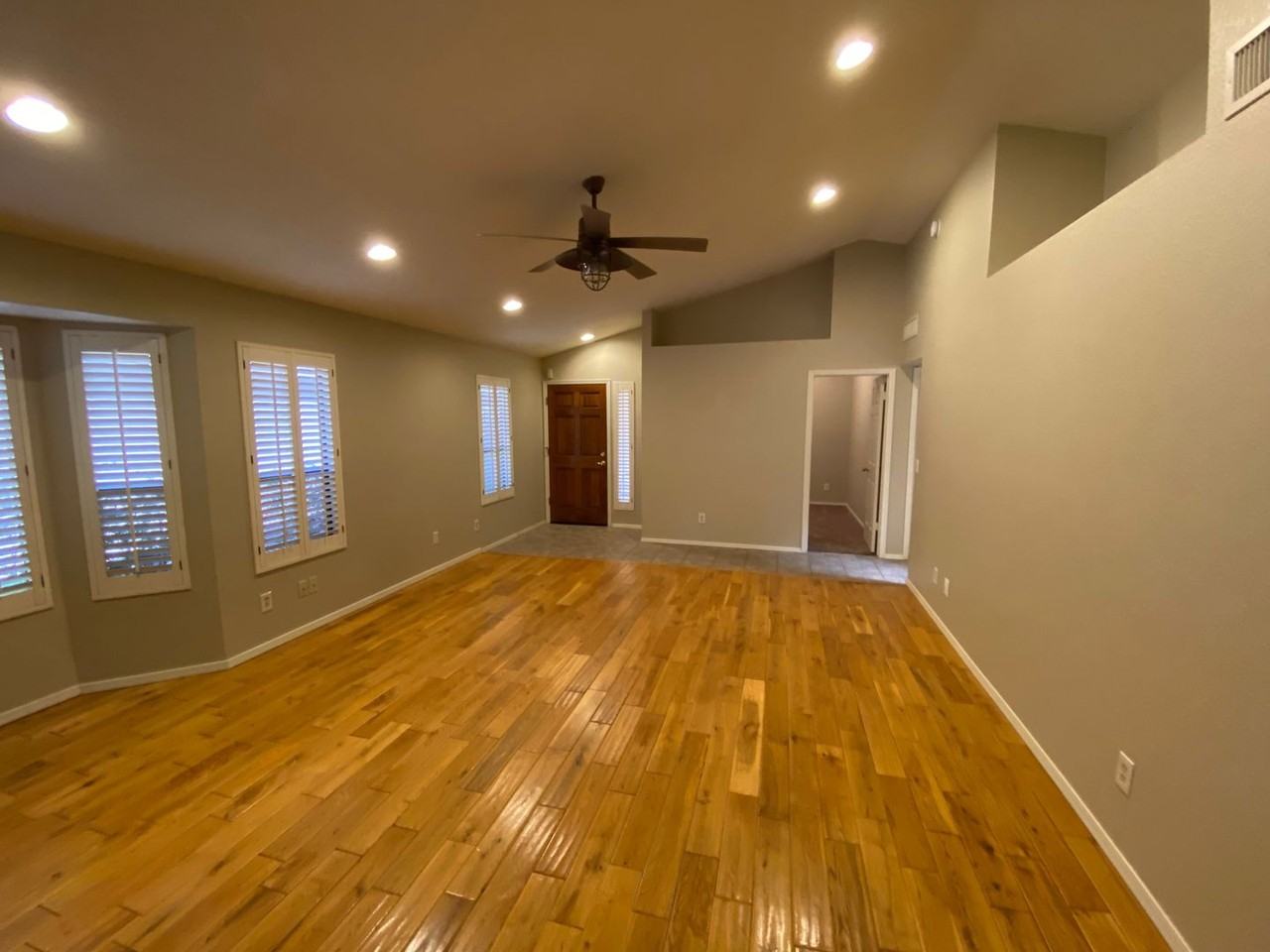788 S Martinique Dr - Photo 4 of 33