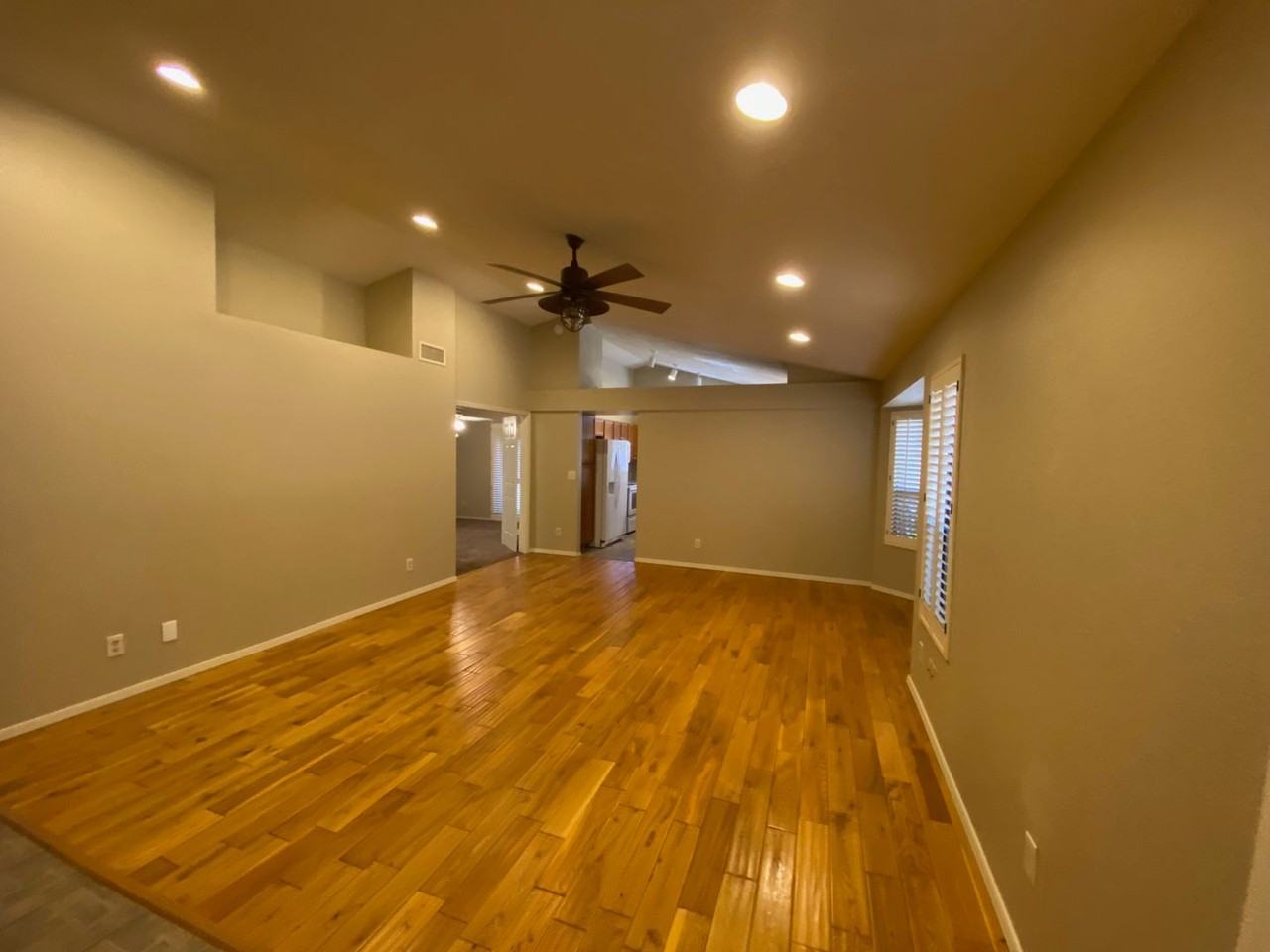 788 S Martinique Dr - Photo 6 of 33