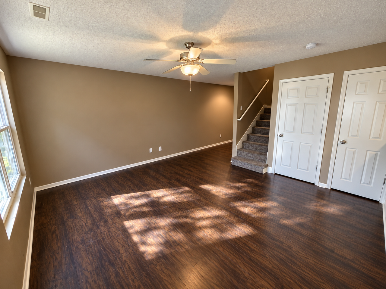 2413 Deerfield Blvd - Photo 4 of 21