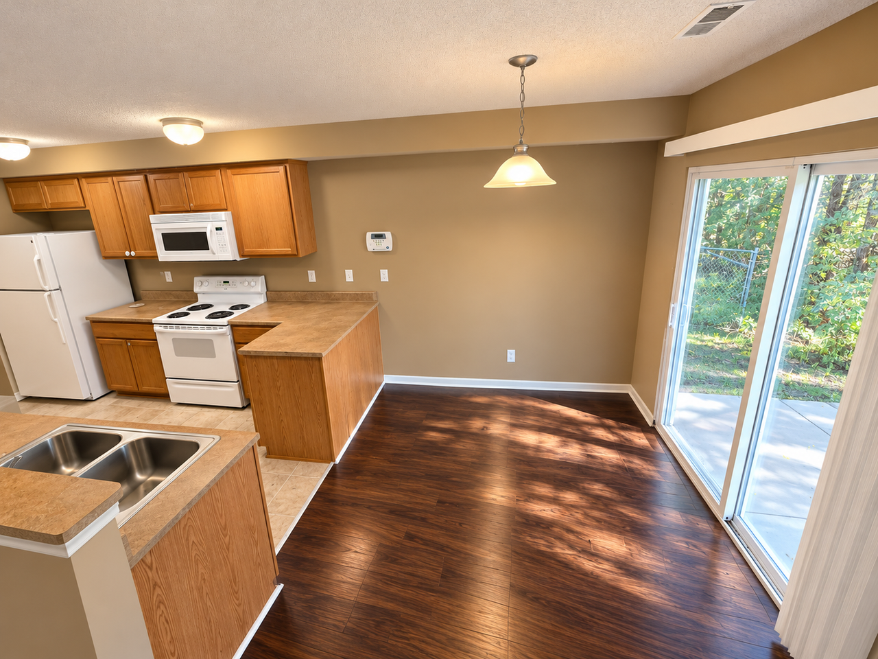 2413 Deerfield Blvd - Photo 7 of 21