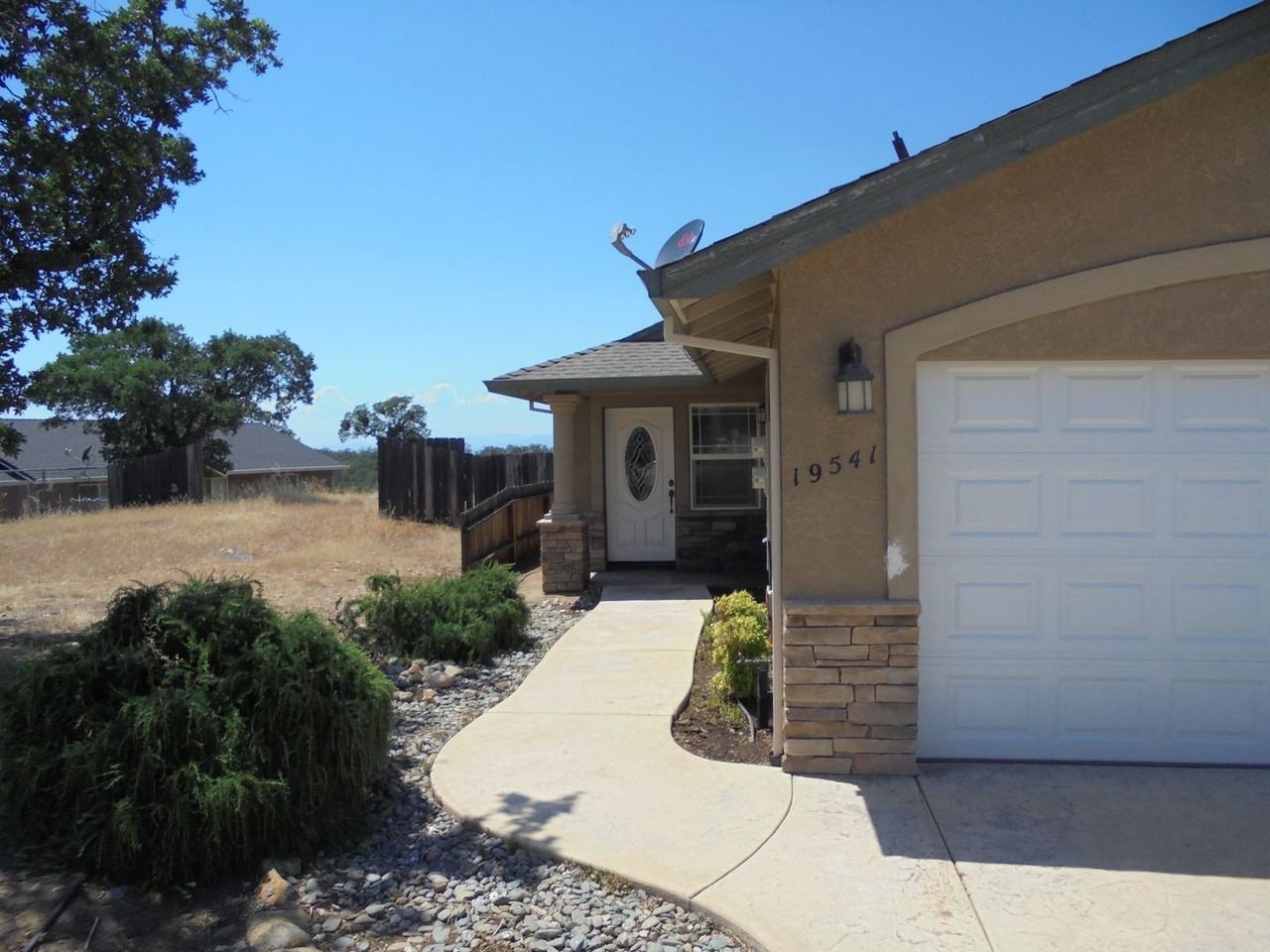 19541 Prospect Peak Ct - Photo 2 of 27