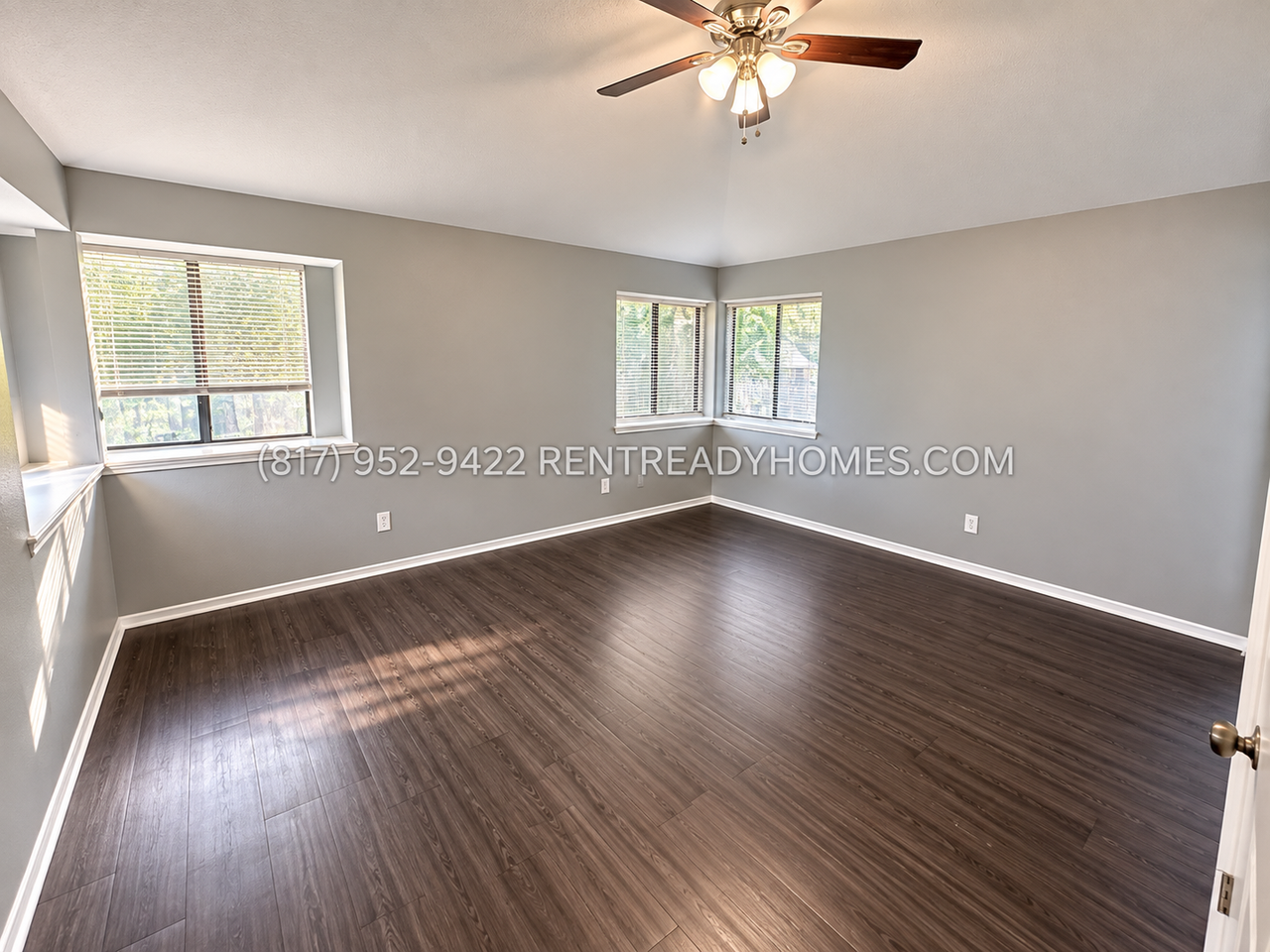 1056 Colony St - Photo 6 of 10