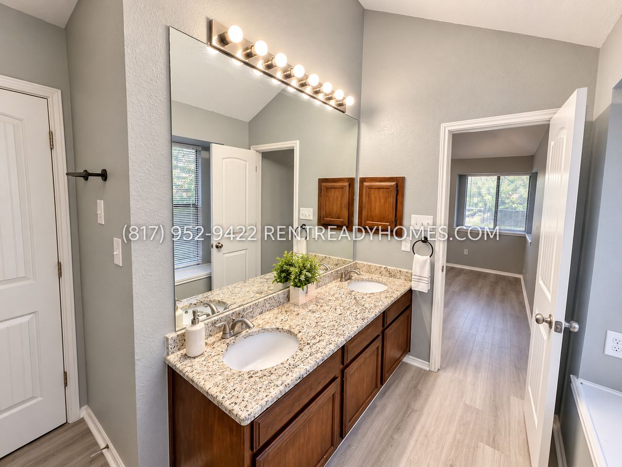 1056 Colony St - Photo 7 of 10