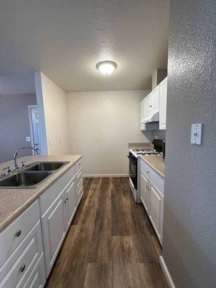 2002 Spruce Cir - Photo 6 of 14