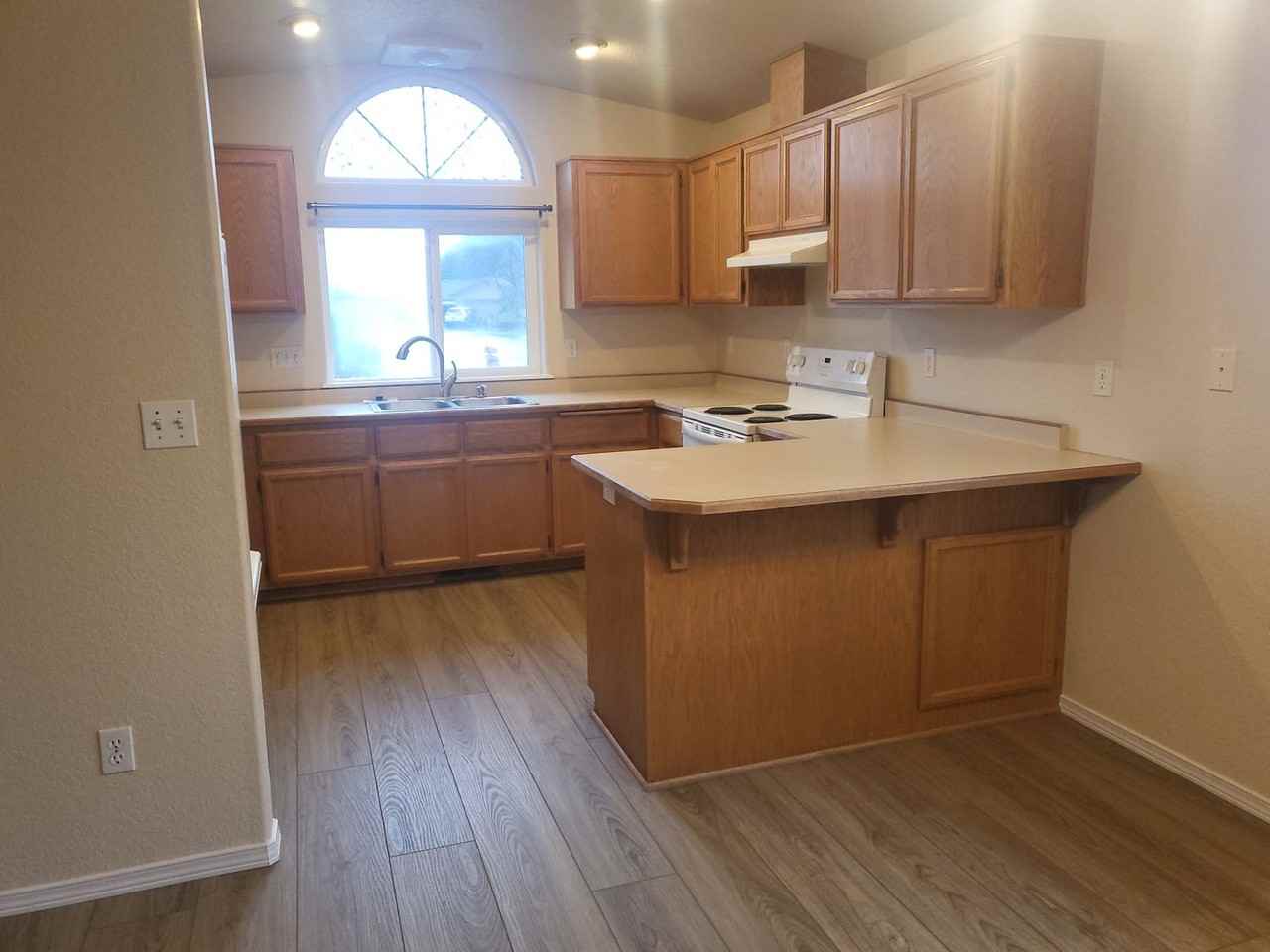 2116 Sw Garden Valley Way - Photo 4 of 18