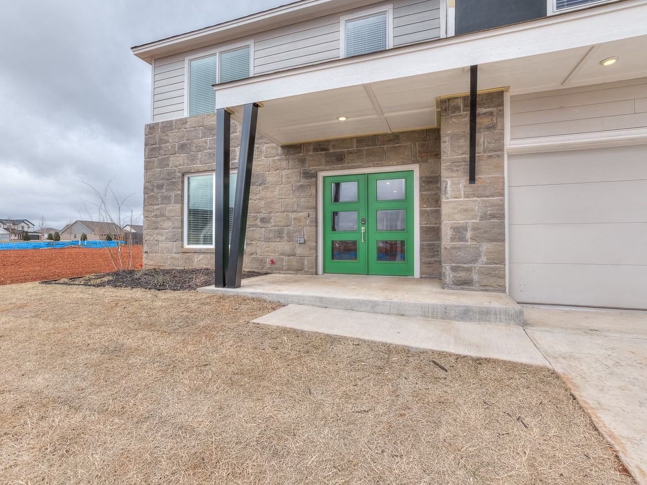 15205 Jasper Ln - Photo 2 of 50