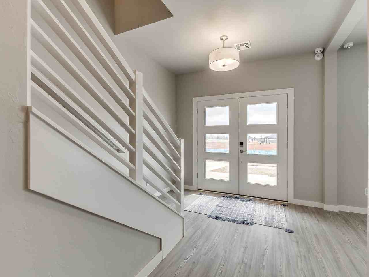 15205 Jasper Ln - Photo 4 of 50