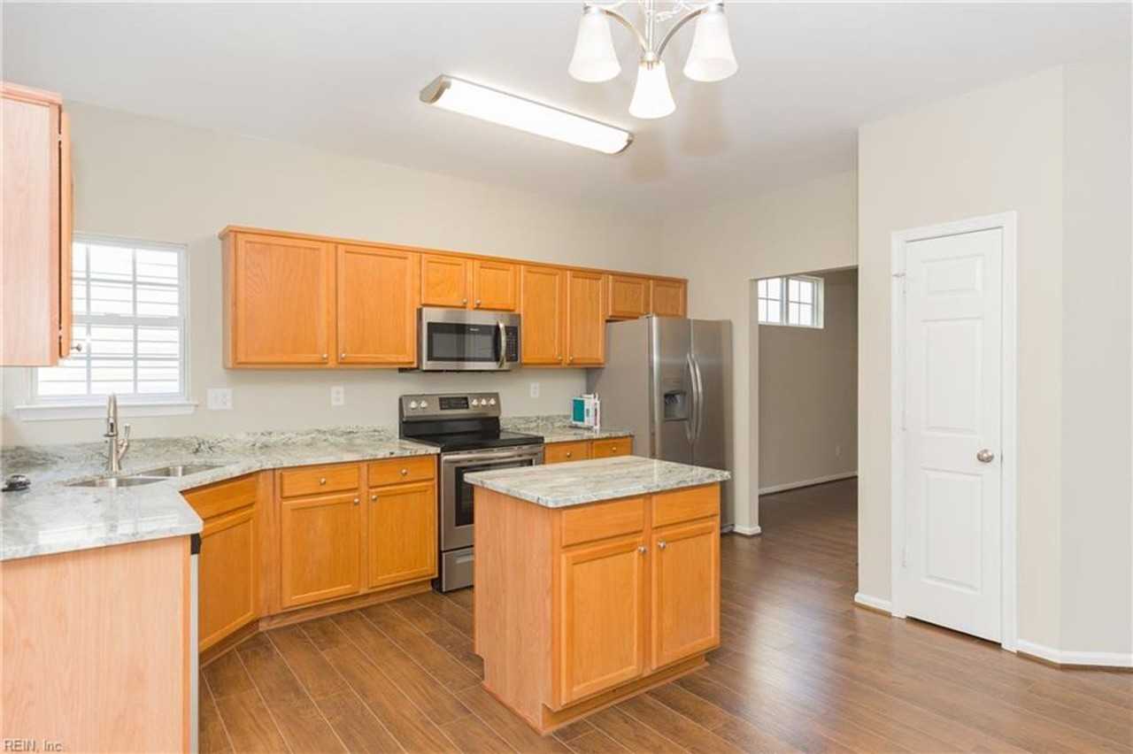 4000 River Breeze Cir - Photo 2 of 14