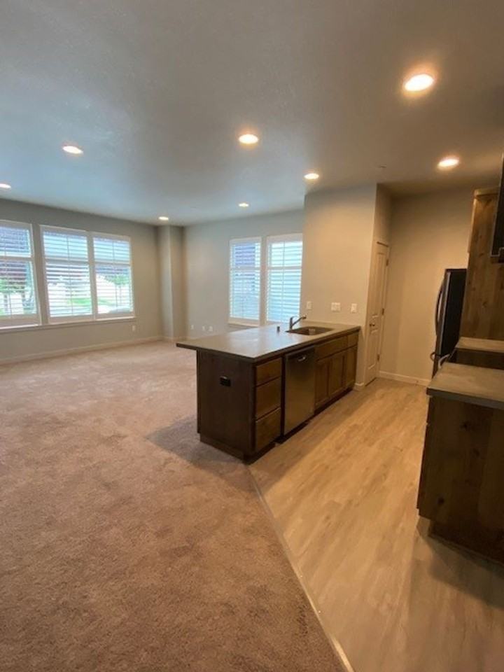 175 N 44th Pl - Photo 6 of 25
