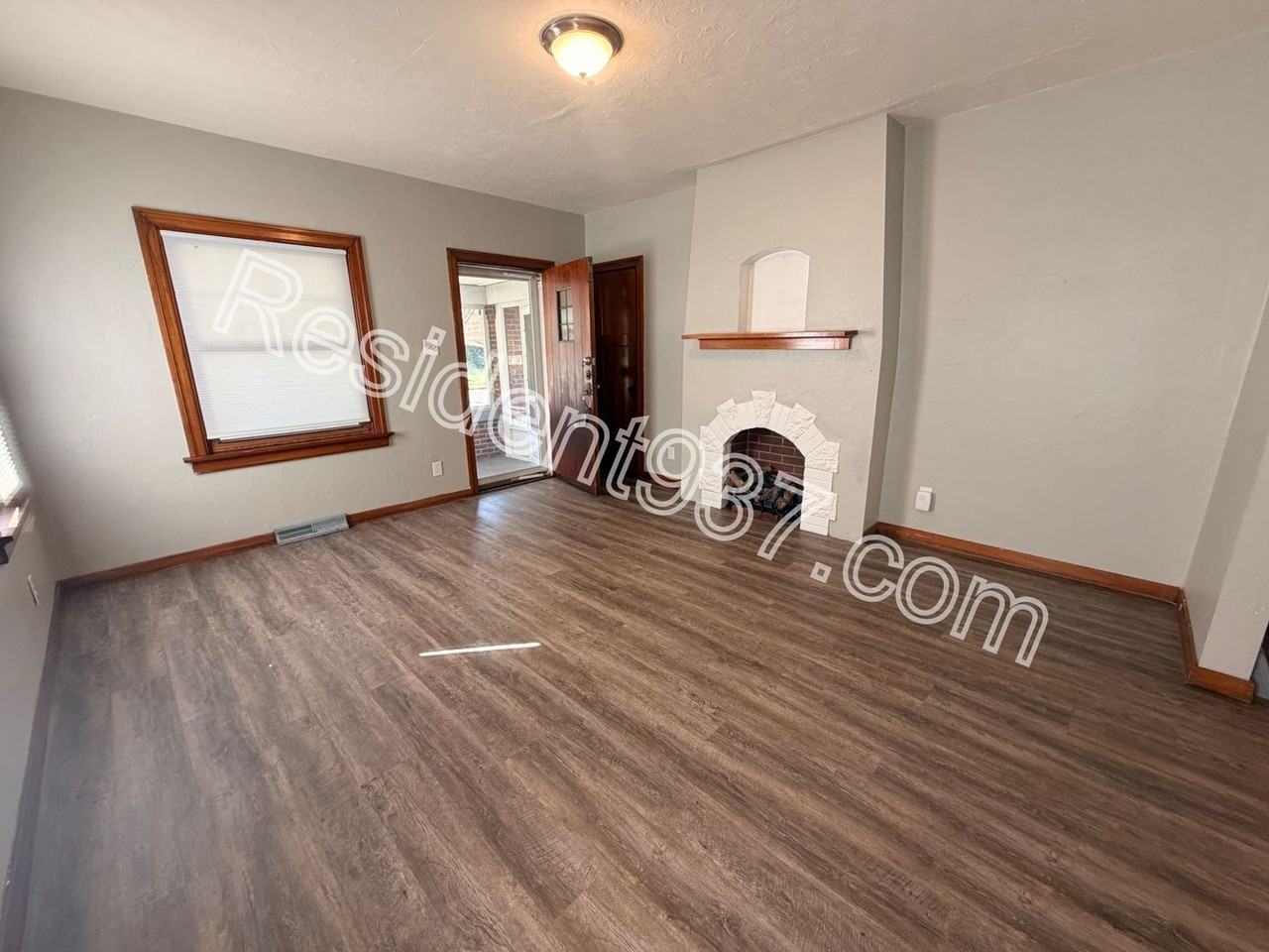 728 Wilmington Ave - Photo 4 of 24