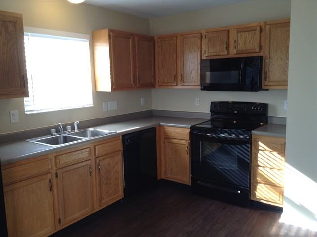 118 Friar Tuck Dr - Photo 3 of 12