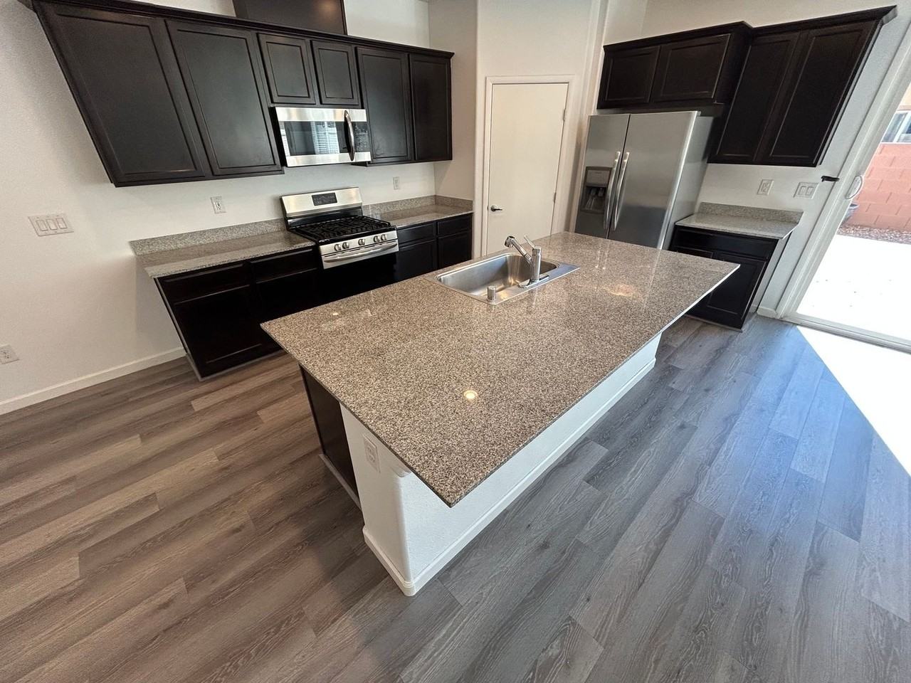 3841 Thomas Patrick Ave - Photo 7 of 37