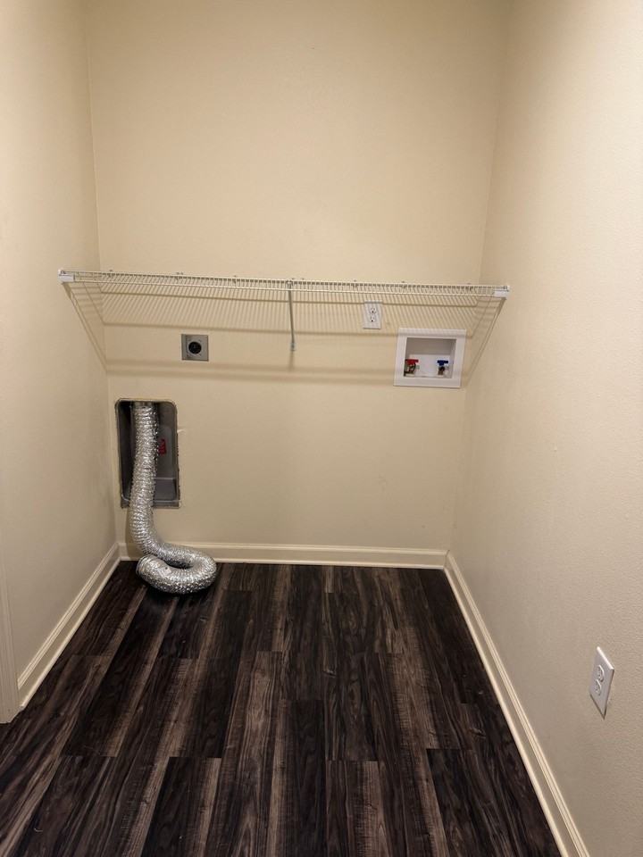 Fieldstone Village Apartments - Photo 3 of 9