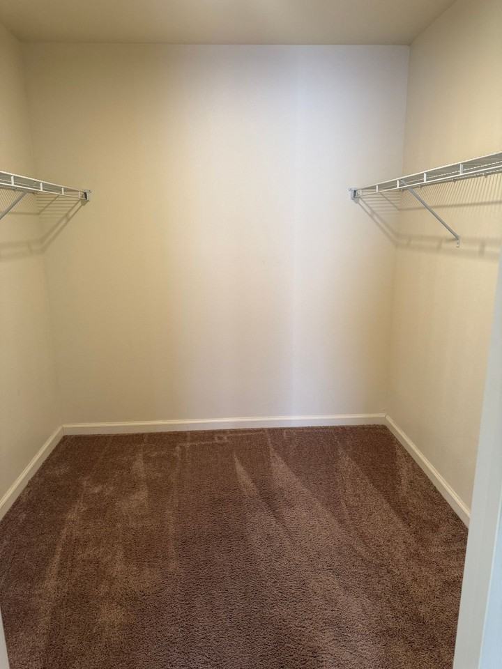 Fieldstone Village Apartments - Photo 7 of 9