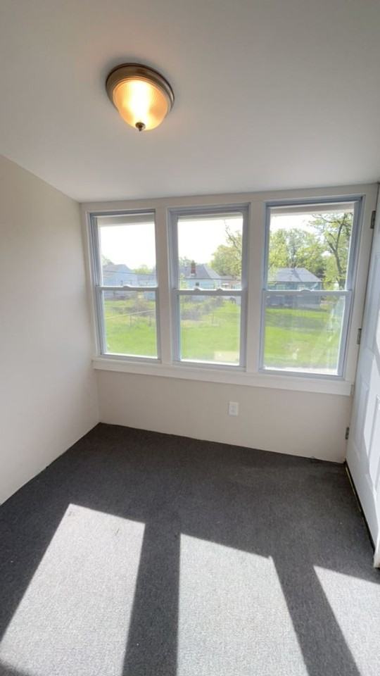 5628 Sunbury Ave - Photo 6 of 10