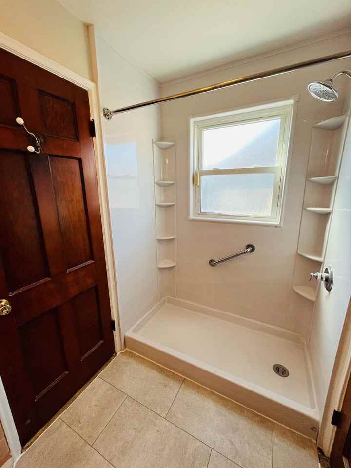 5628 Sunbury Ave - Photo 7 of 10