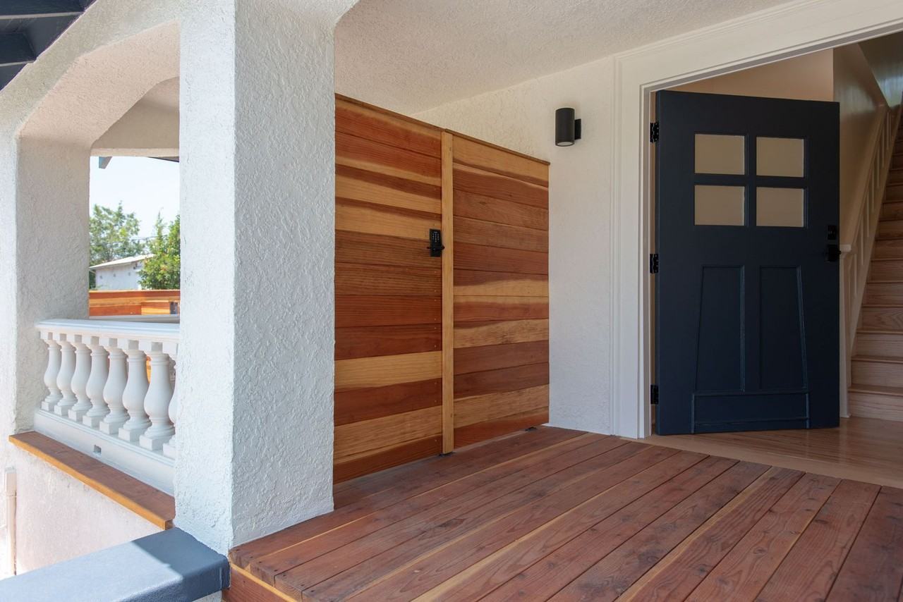 2215 Elsinore St - Photo 6 of 31