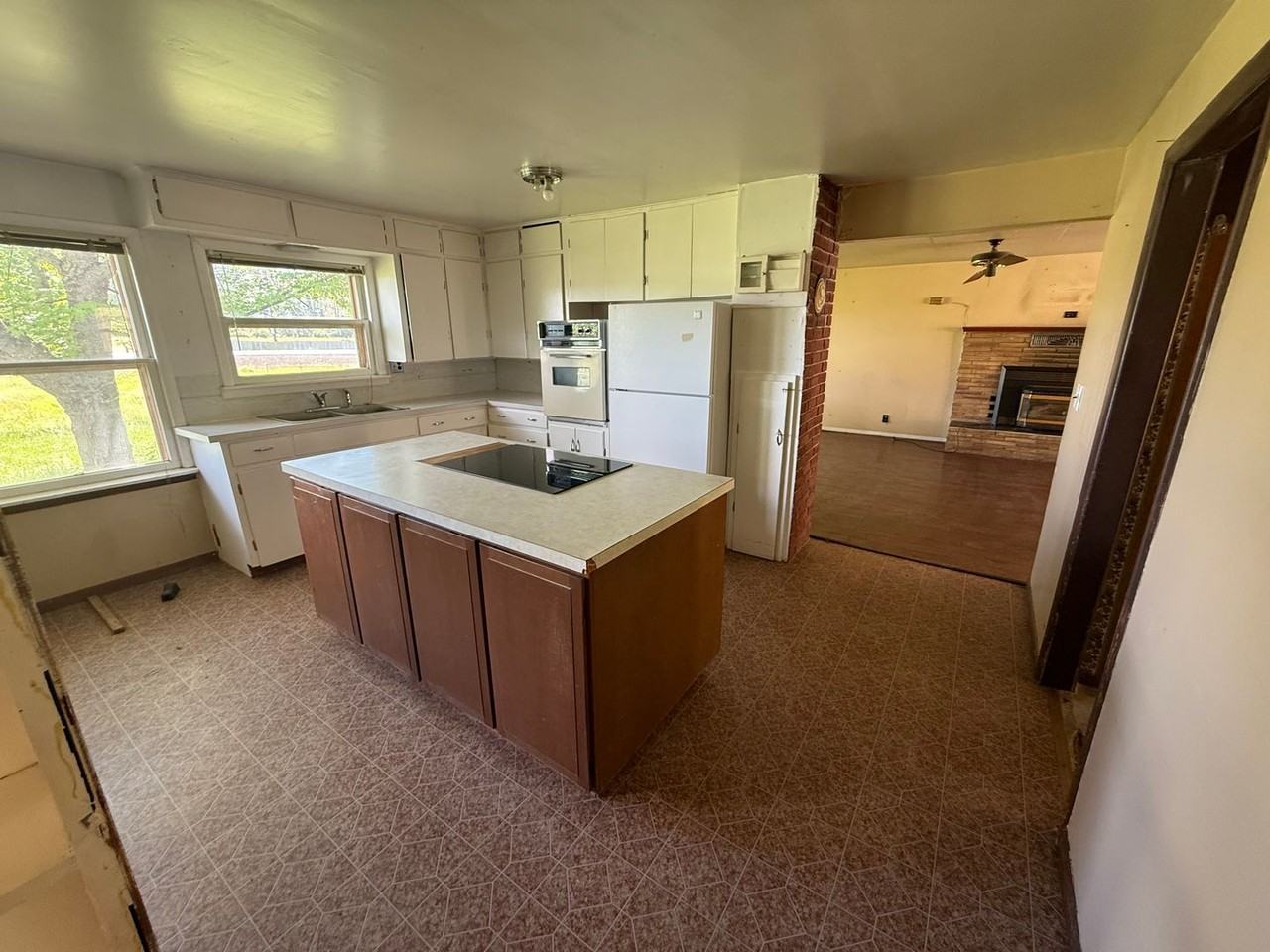 1595 Highway 97 - Photo 3 of 10