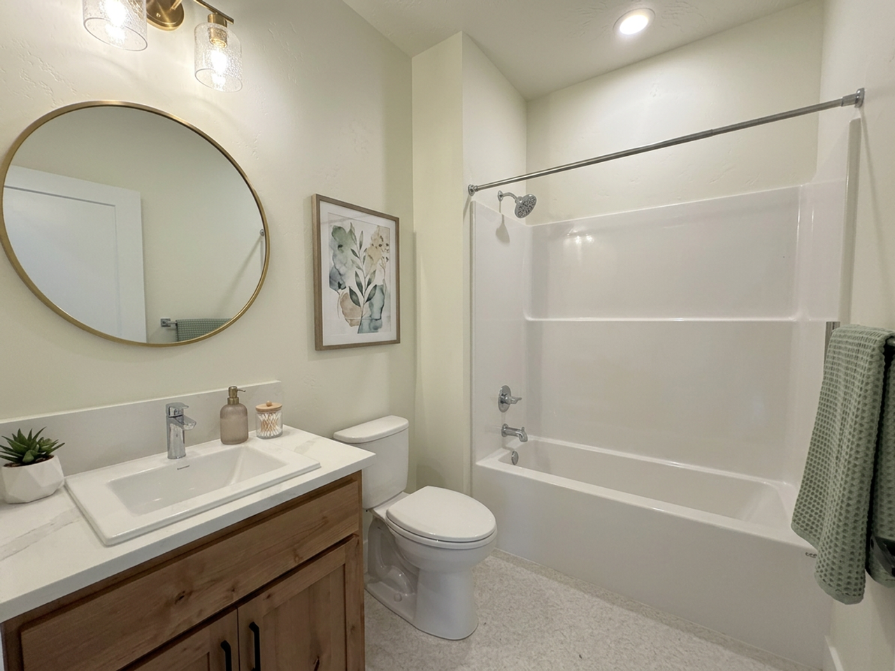 615 Talent Ave - Photo 5 of 32