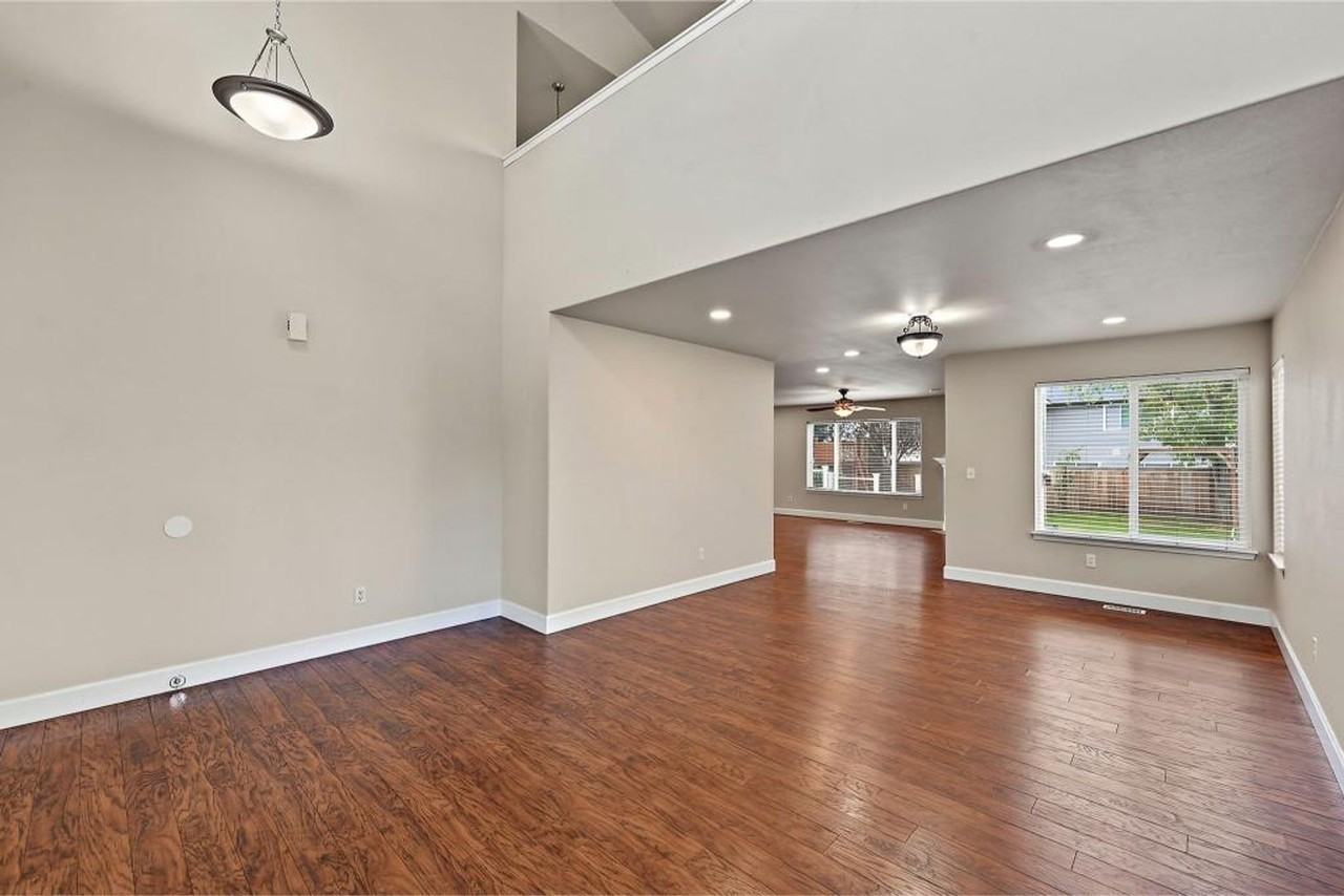 16904 119th Avenue Ct E - Photo 5 of 46
