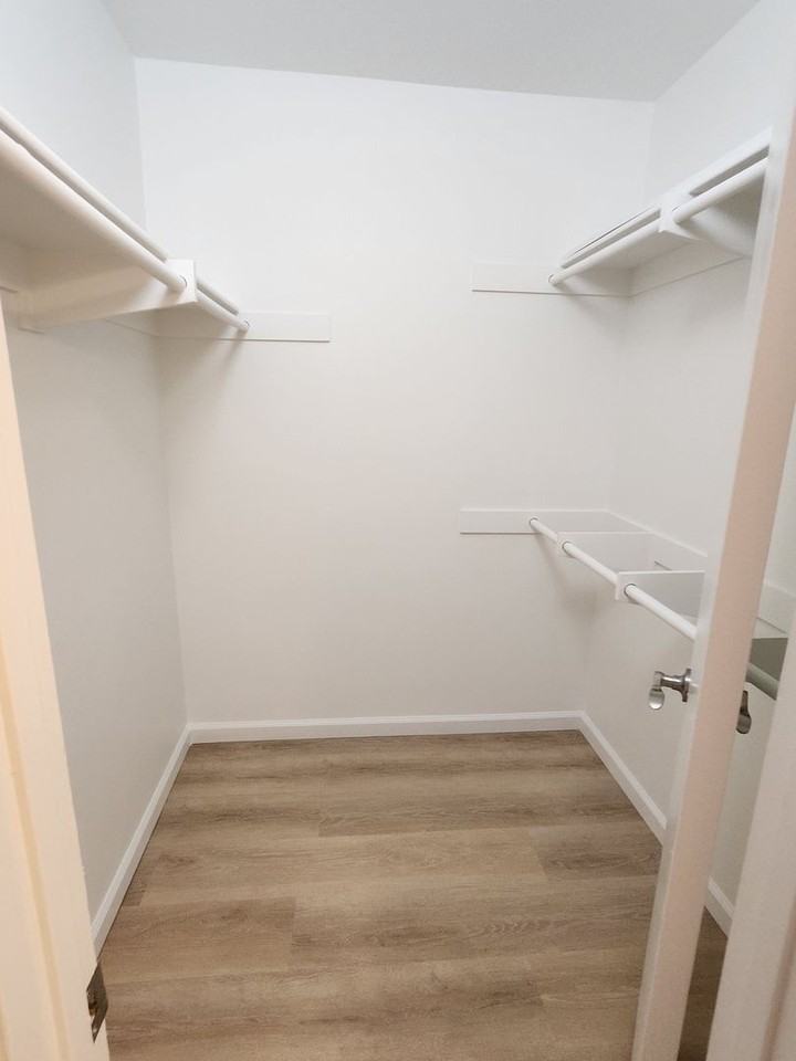 4268 5th Ave - Photo 7 of 20