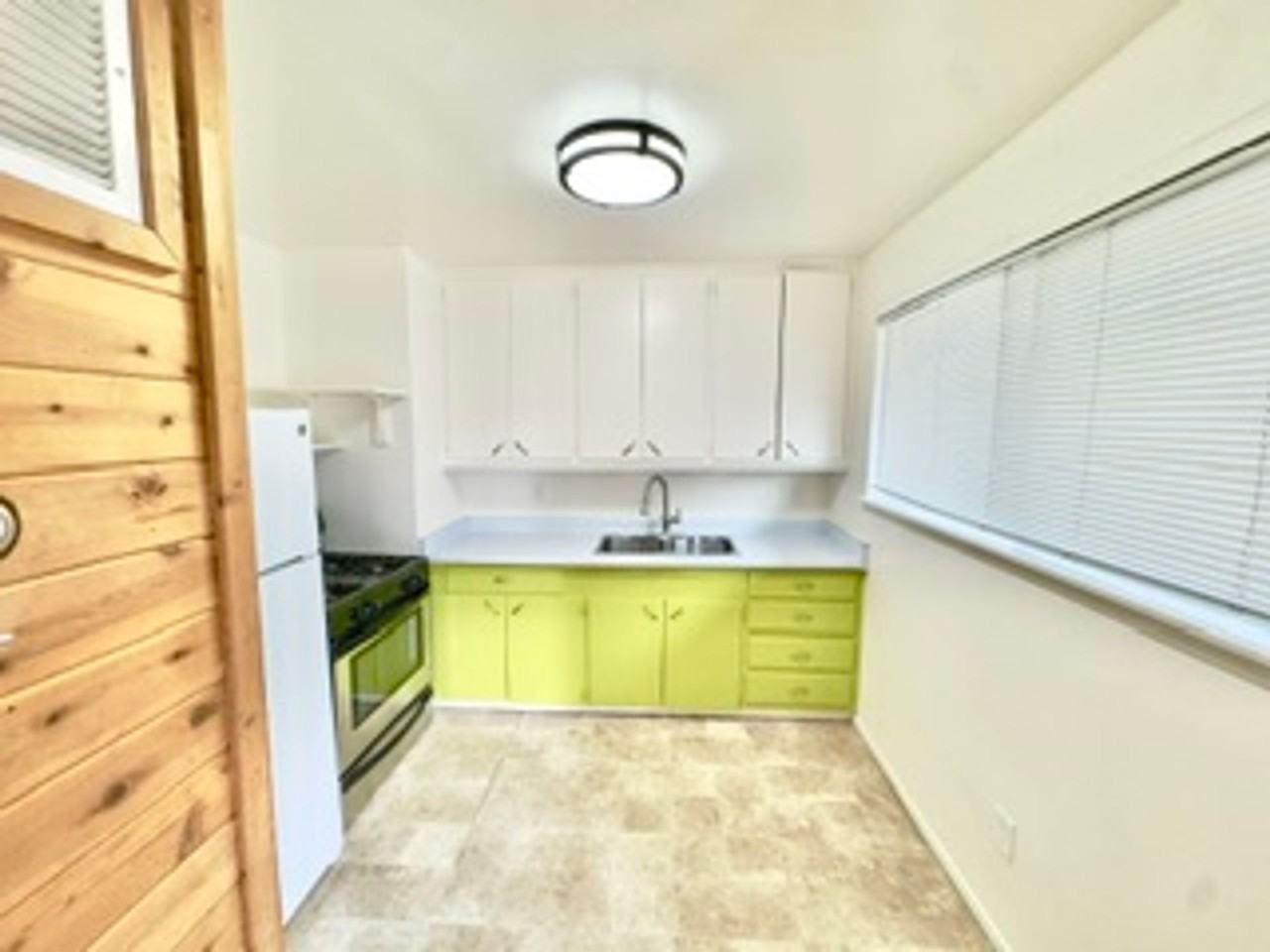 Delightful NOHO Rental - Photo 2 of 7