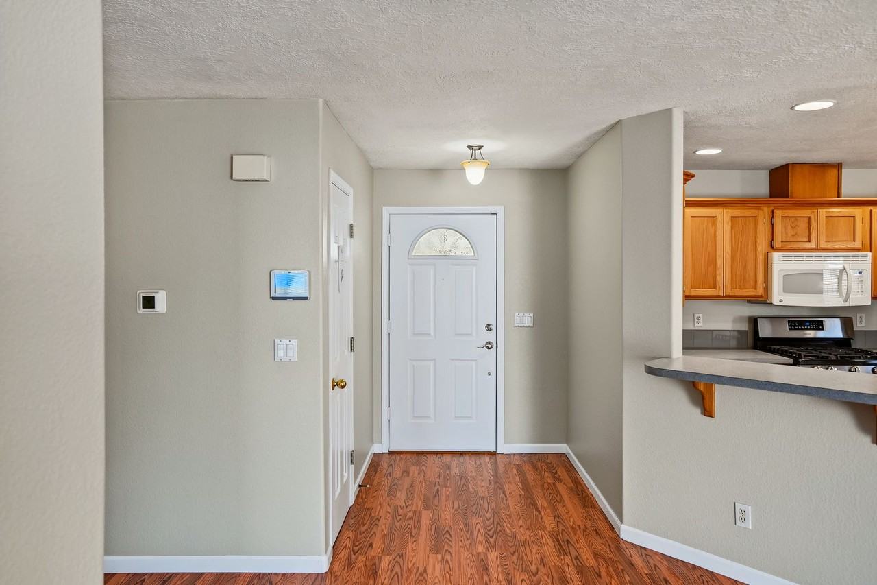 4468 Countryside Ct Ne - Photo 4 of 34