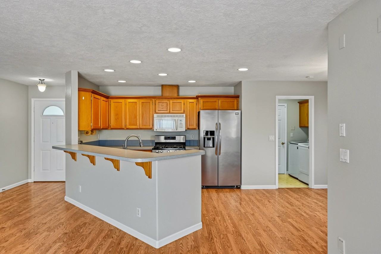 4468 Countryside Ct Ne - Photo 6 of 34