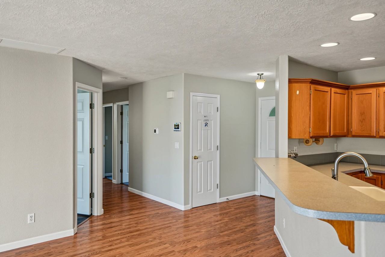 4468 Countryside Ct Ne - Photo 7 of 34