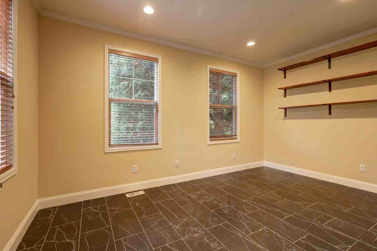9650 222nd Ct Ne - Photo 5 of 31