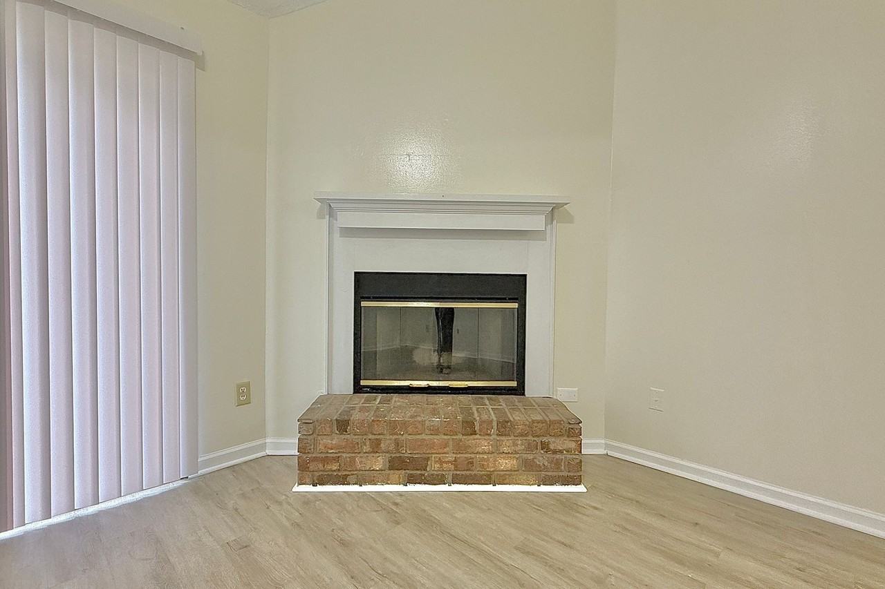 979 Shady Ln - Photo 7 of 40