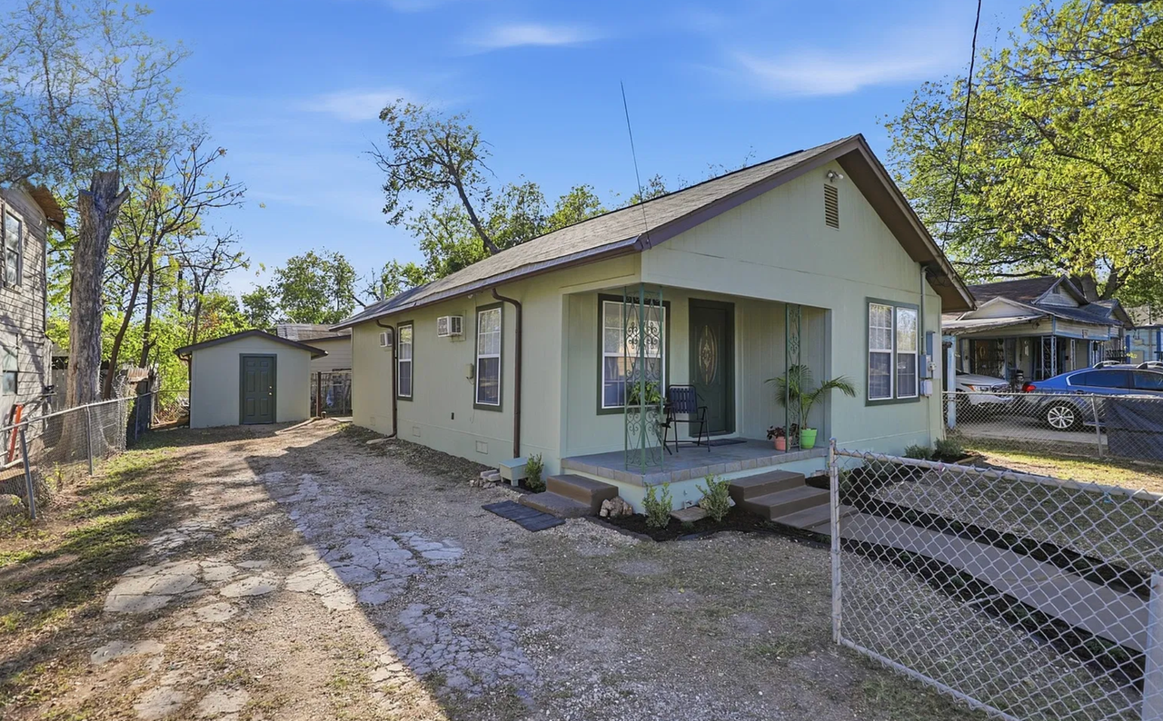 2714 Tampico St - Photo 2 of 14