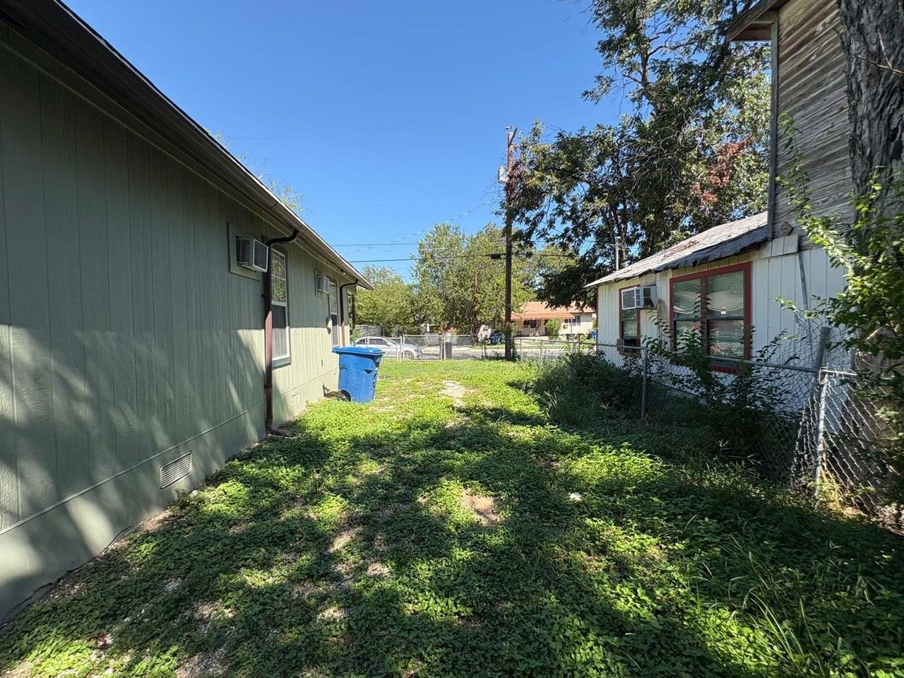 2714 Tampico St - Photo 3 of 14