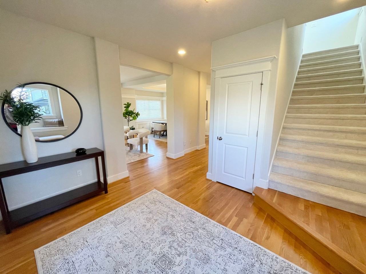 621 Ne 77th St - Photo 3 of 32