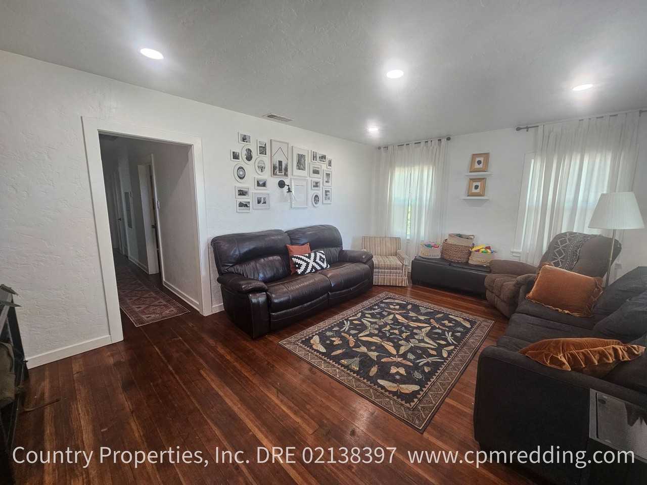 3826 Railroad Ave - Photo 4 of 21