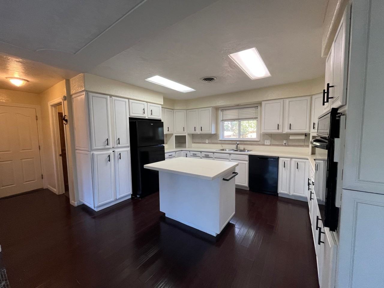 17829 Ranchera Rd - Photo 3 of 33