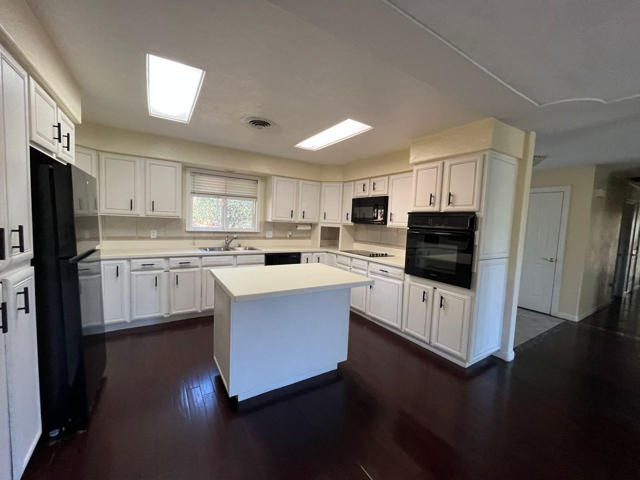 17829 Ranchera Rd - Photo 4 of 33