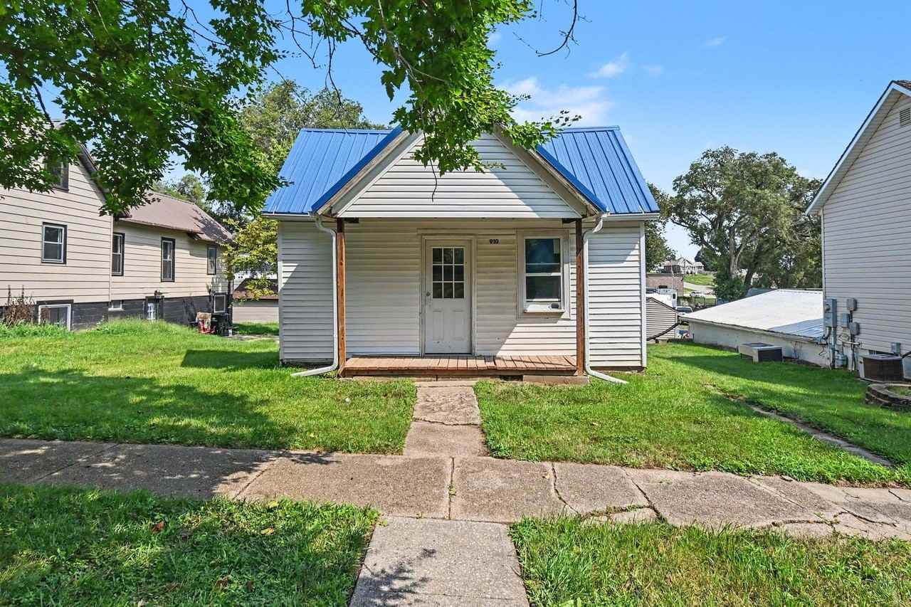910 Hill St - Photo 2 of 15