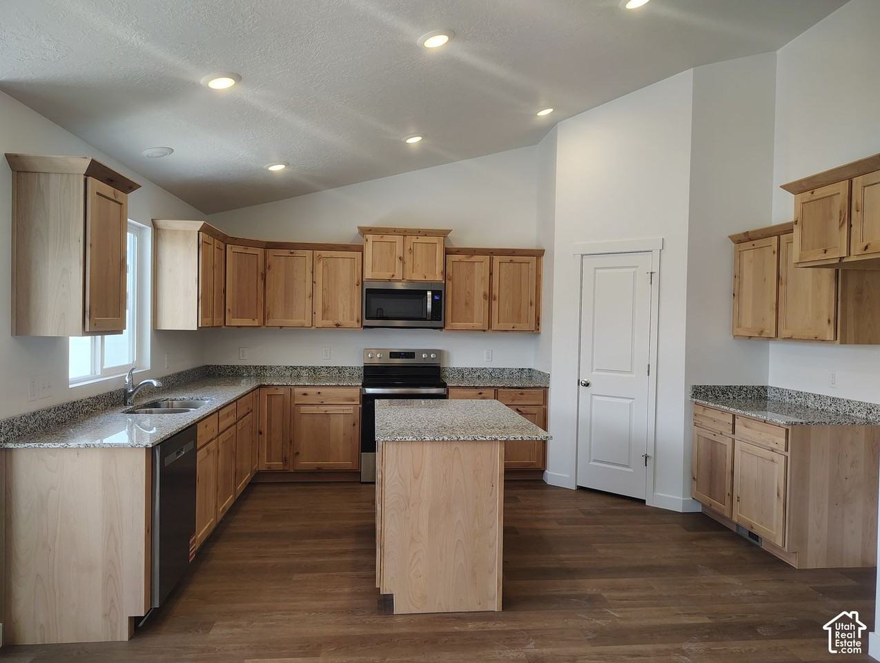 2124 N 90 W - Photo 2 of 19