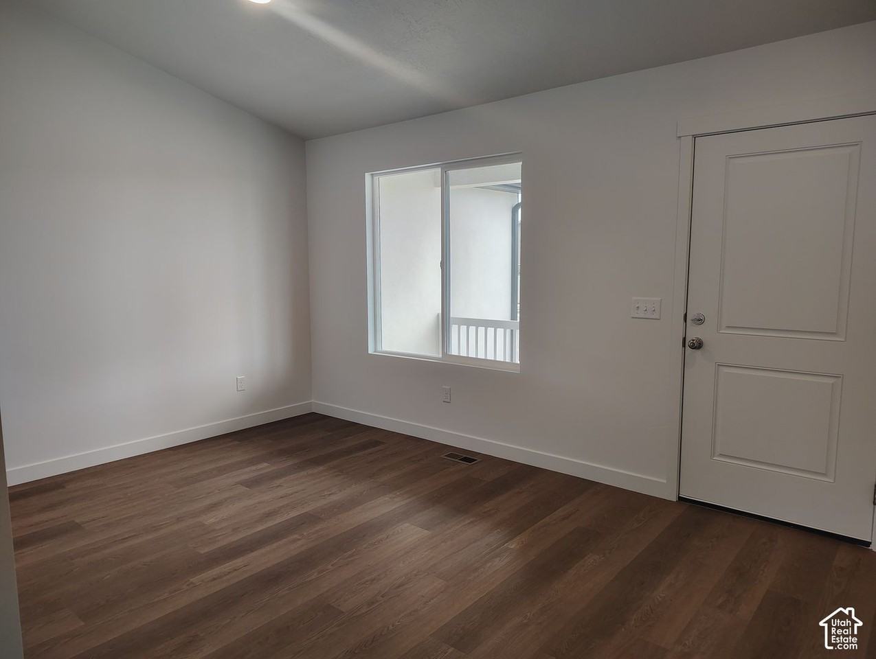 2124 N 90 W - Photo 7 of 19