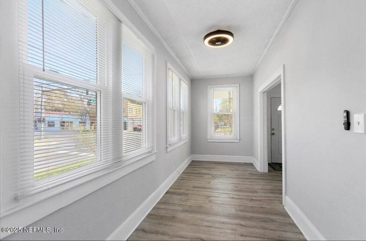 1766 N Myrtle Ave - Photo 4 of 17