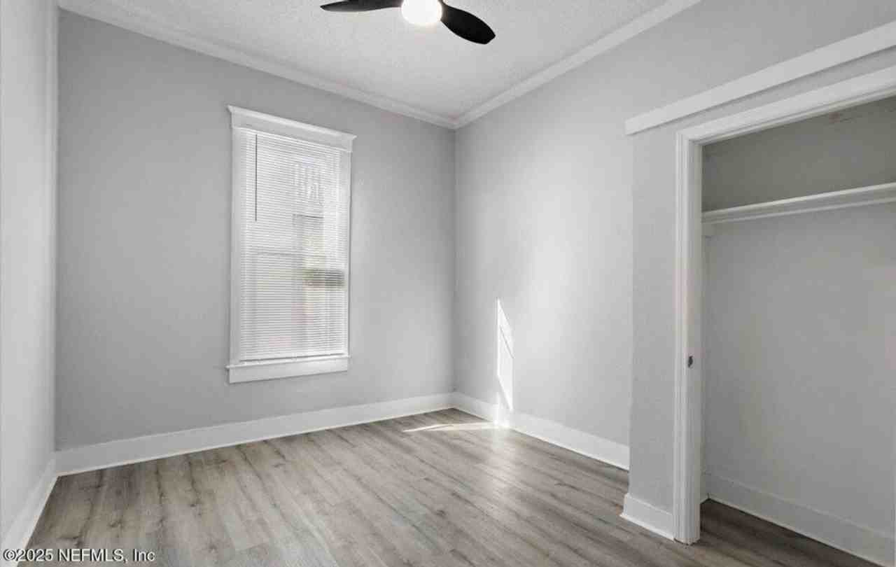 1766 N Myrtle Ave - Photo 5 of 17