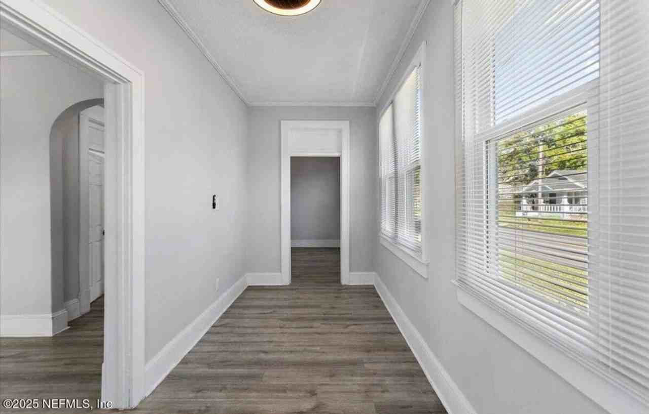 1766 N Myrtle Ave - Photo 6 of 17