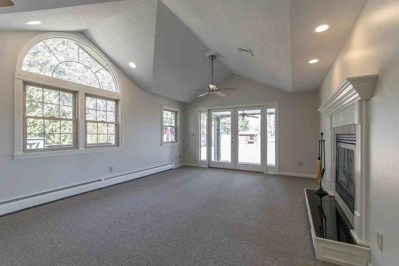 8 Ainslie Dr - Photo 3 of 17