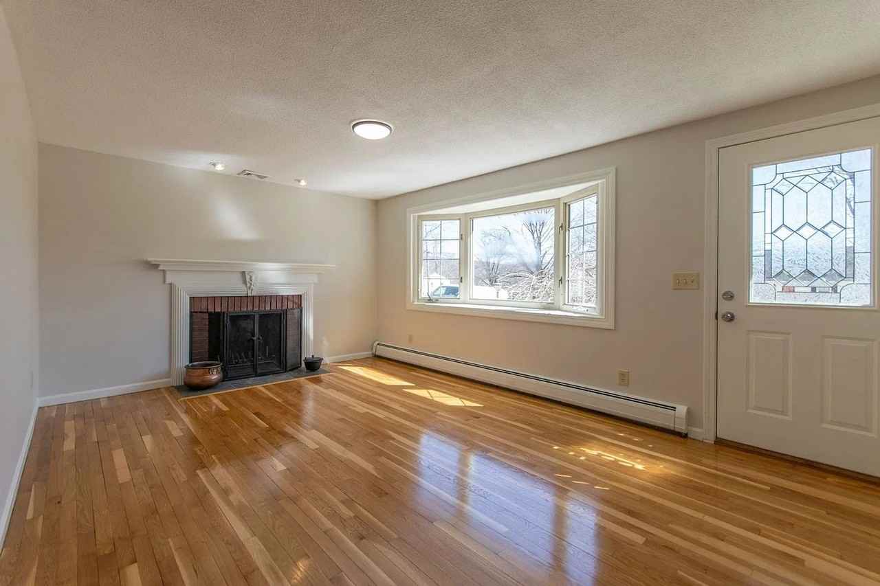 8 Ainslie Dr - Photo 6 of 17