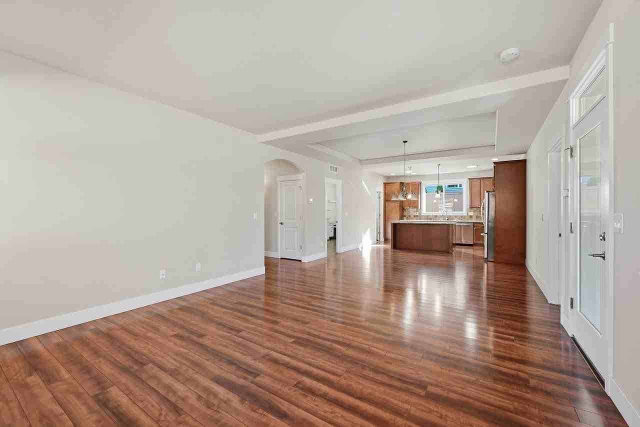 9329 Hebner Ave Se - Photo 3 of 21