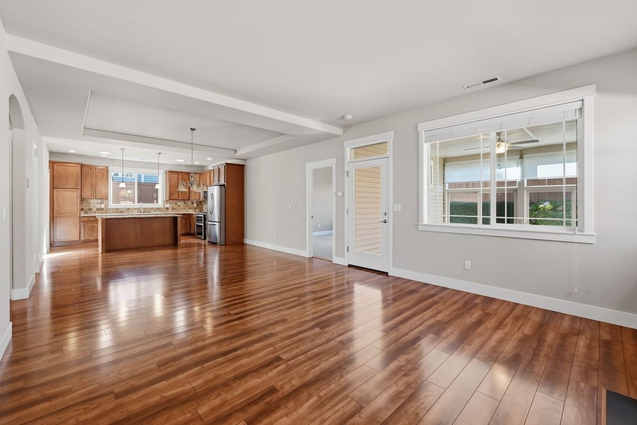 9329 Hebner Ave Se - Photo 4 of 21
