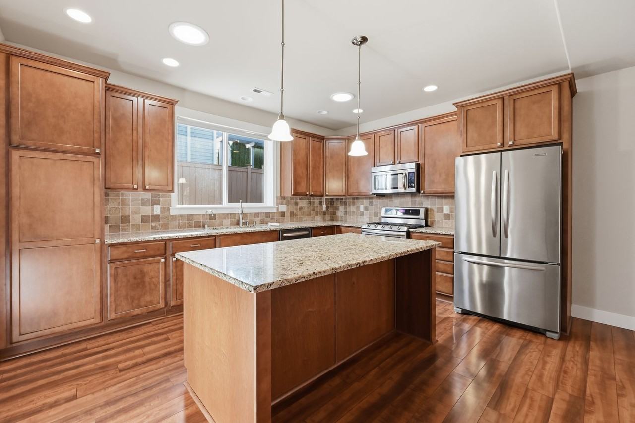 9329 Hebner Ave Se - Photo 6 of 21