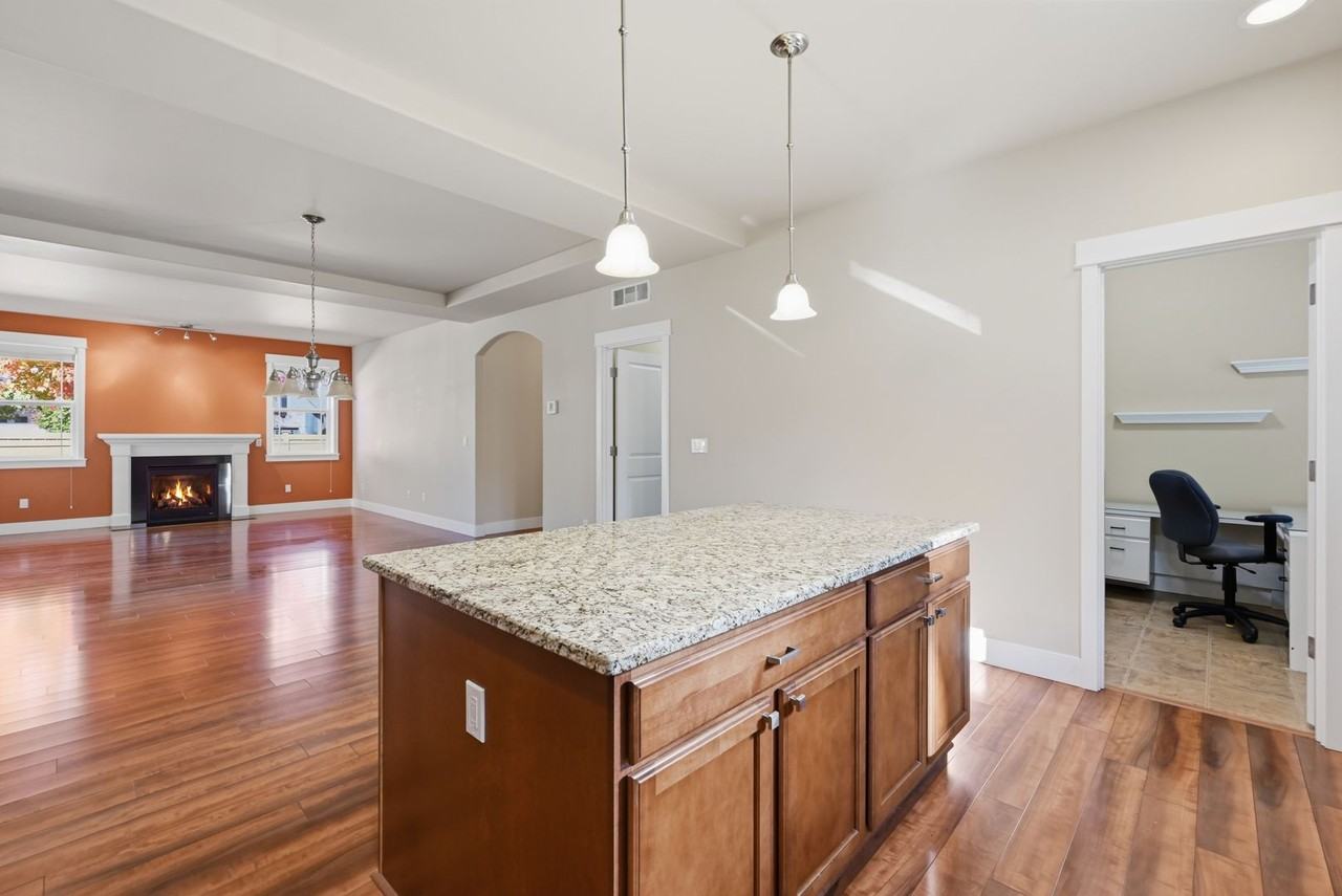 9329 Hebner Ave Se - Photo 7 of 21
