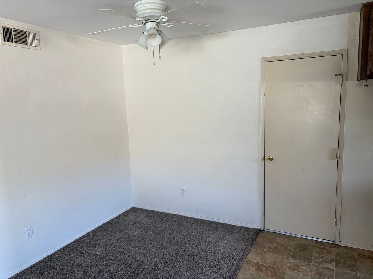 7038 1/2 Mount Vernon St - Photo 3 of 9